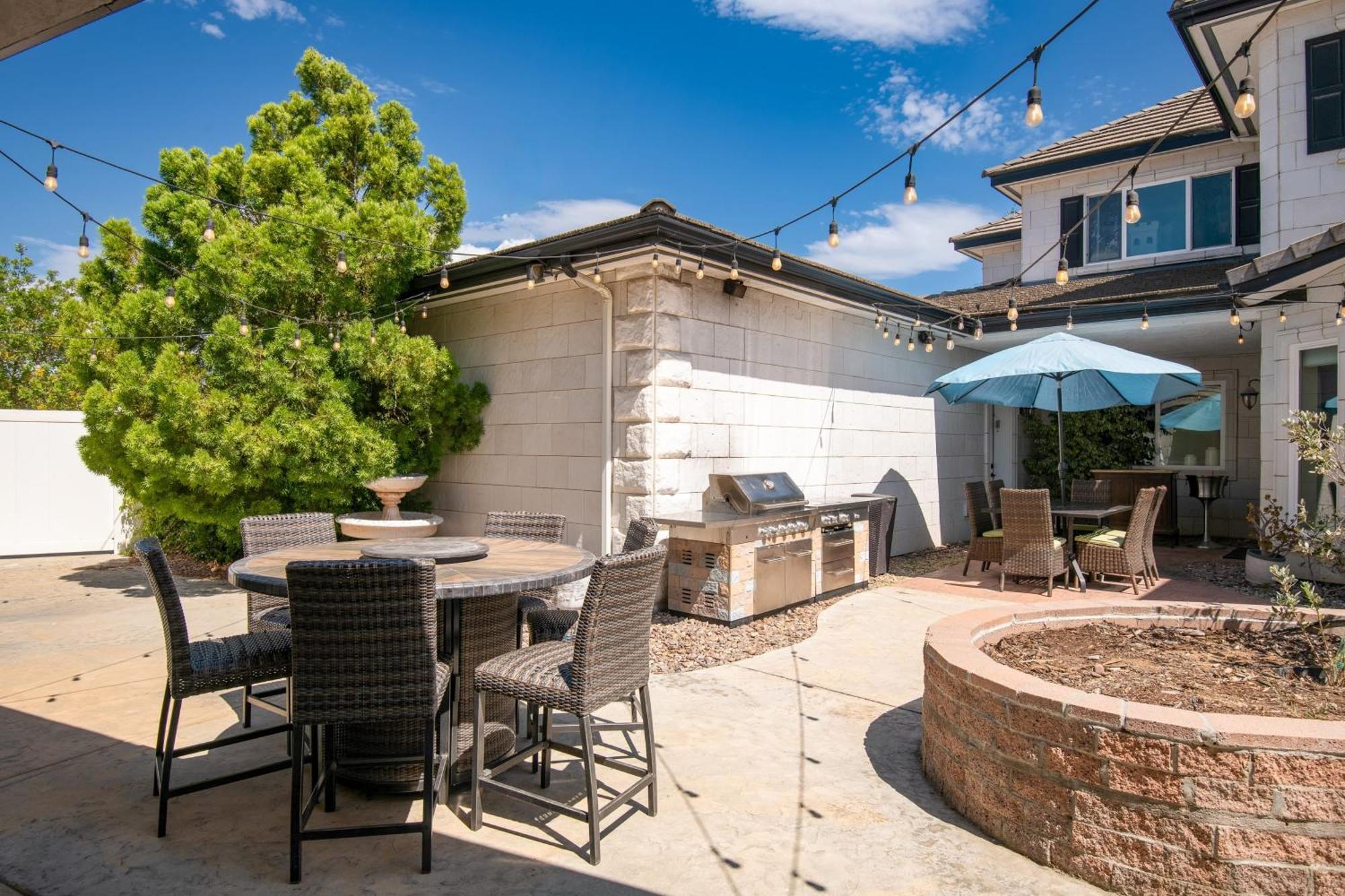 Grand Contento By Avantstay Extraordinary Estate W Pool Hot Tub Movie Room Temecula Extérieur photo