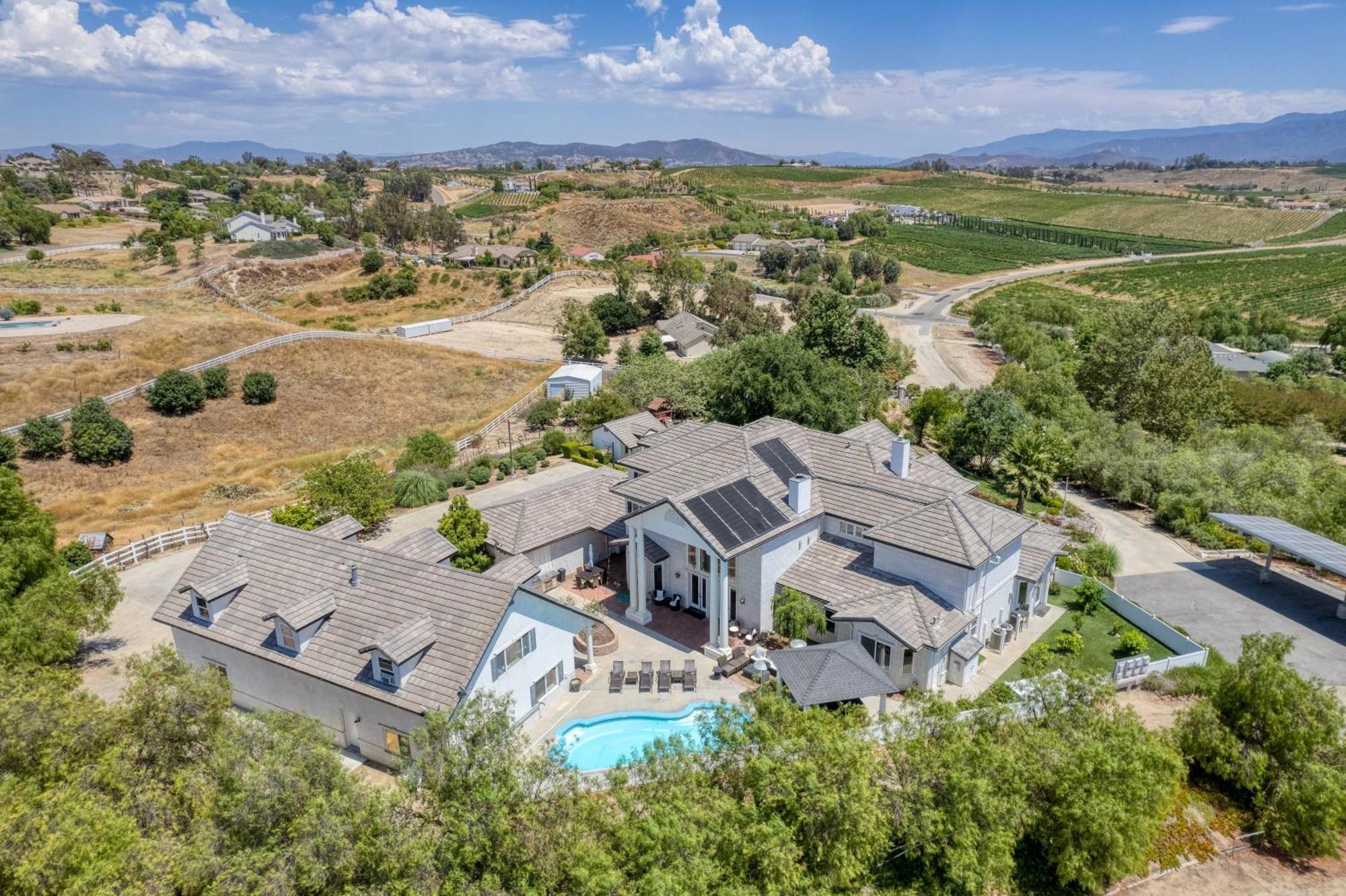 Grand Contento By Avantstay Extraordinary Estate W Pool Hot Tub Movie Room Temecula Extérieur photo